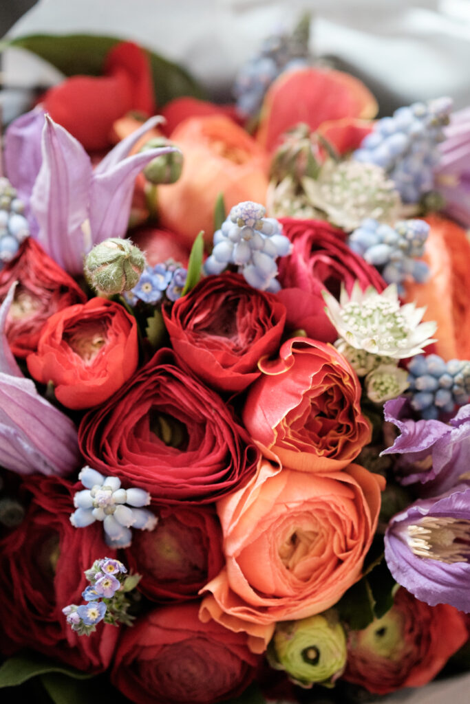 wedding photographer ottawa ontario documentary reportage flowers
